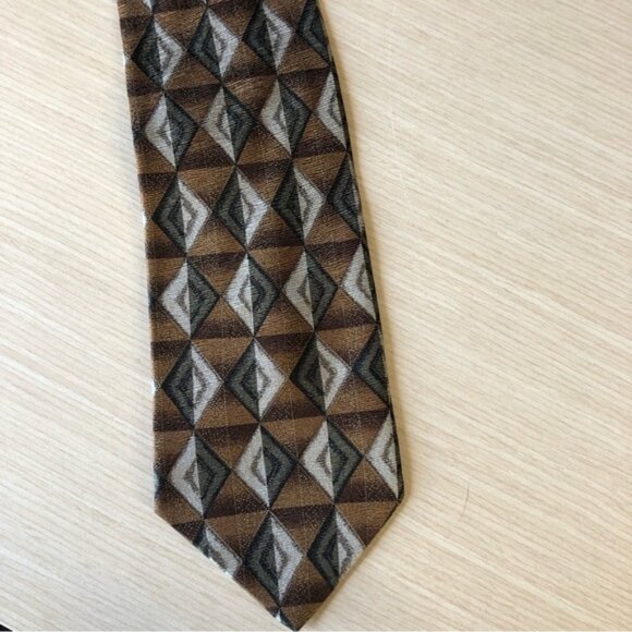 💕2/$16💕Progress 1878 100% Silk Geometric Patterned Tie - Picture 2 of 4